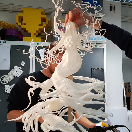 A sculpture for artist Arobal