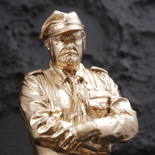 A statue commemorating general Baden-Powell